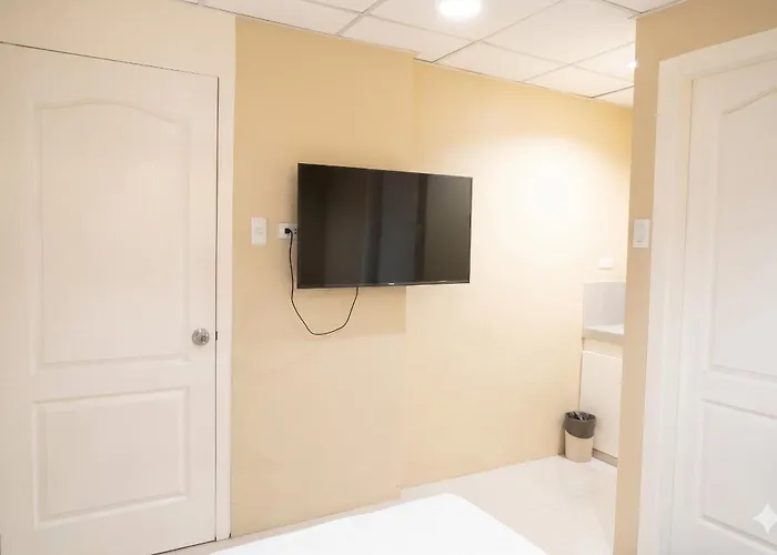 Reddoorz At Sandico Apartelle Near Us Embassy